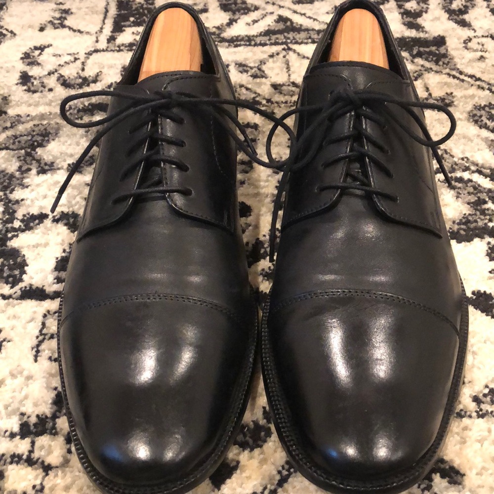 Cole Haan men’s black  oxford dress shoes